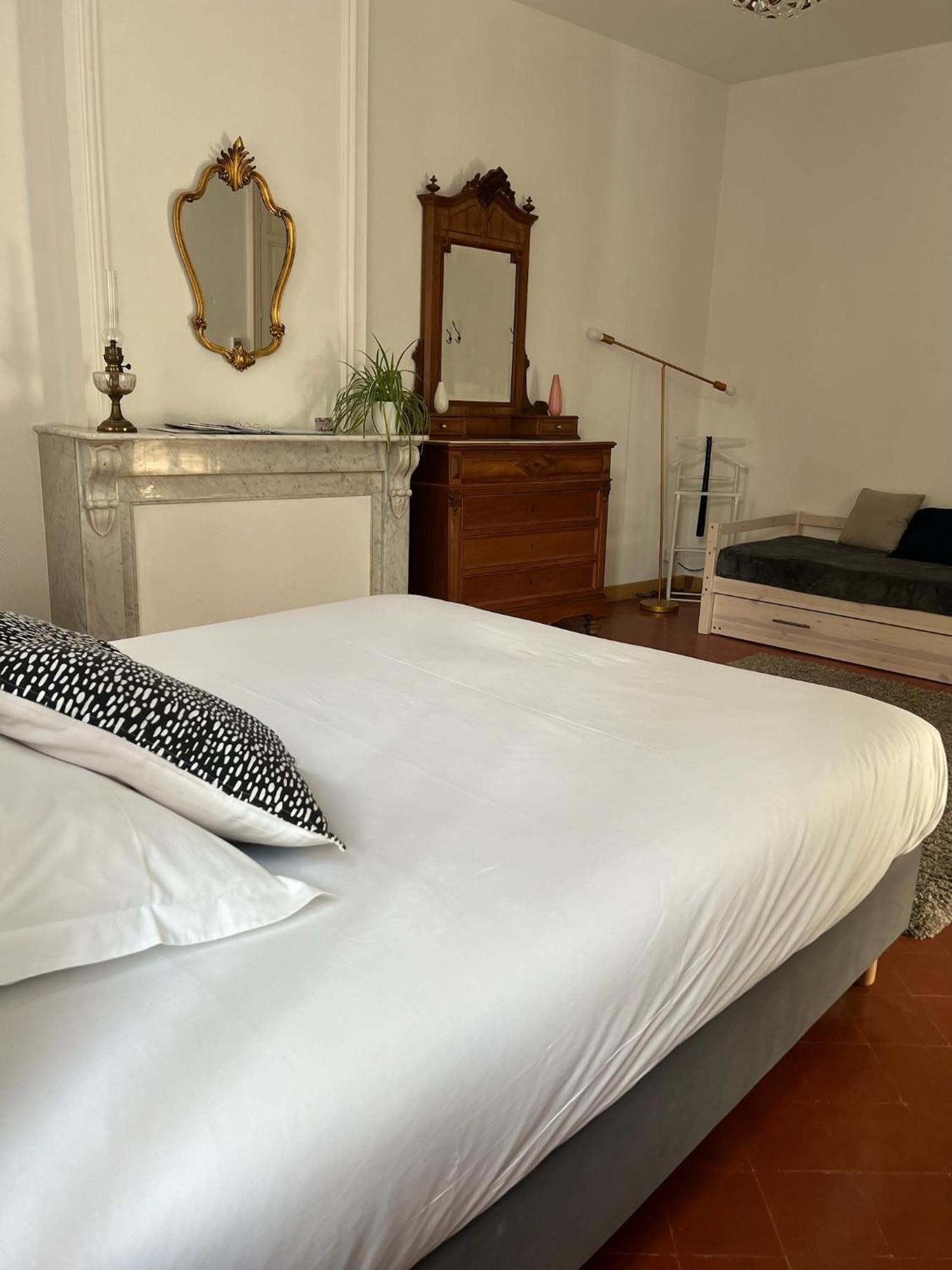 Entre Midi - Maison D'Hotes - B&B กาเปสตอง ภายนอก รูปภาพ