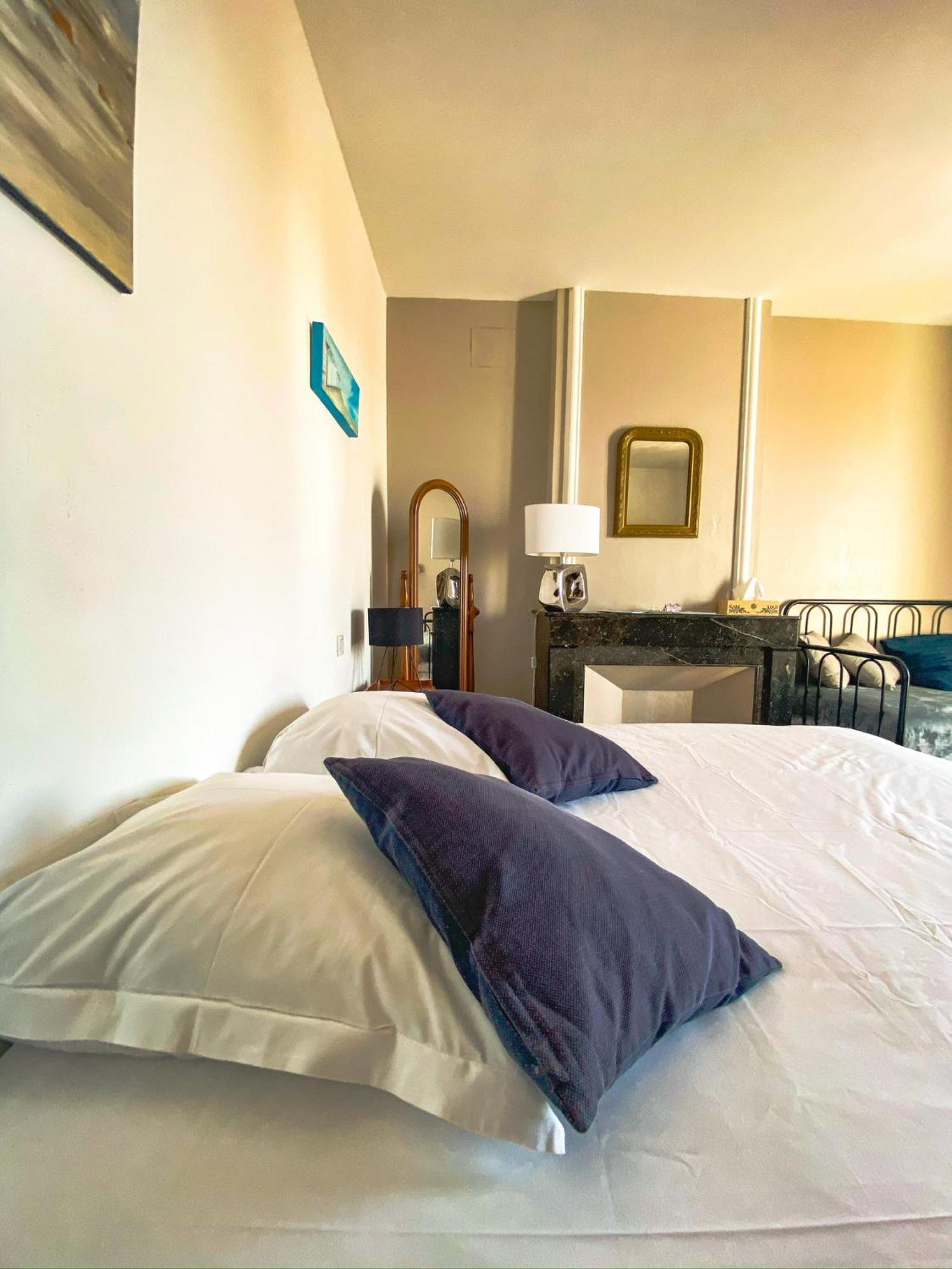 Entre Midi - Maison D'Hotes - B&B กาเปสตอง ภายนอก รูปภาพ