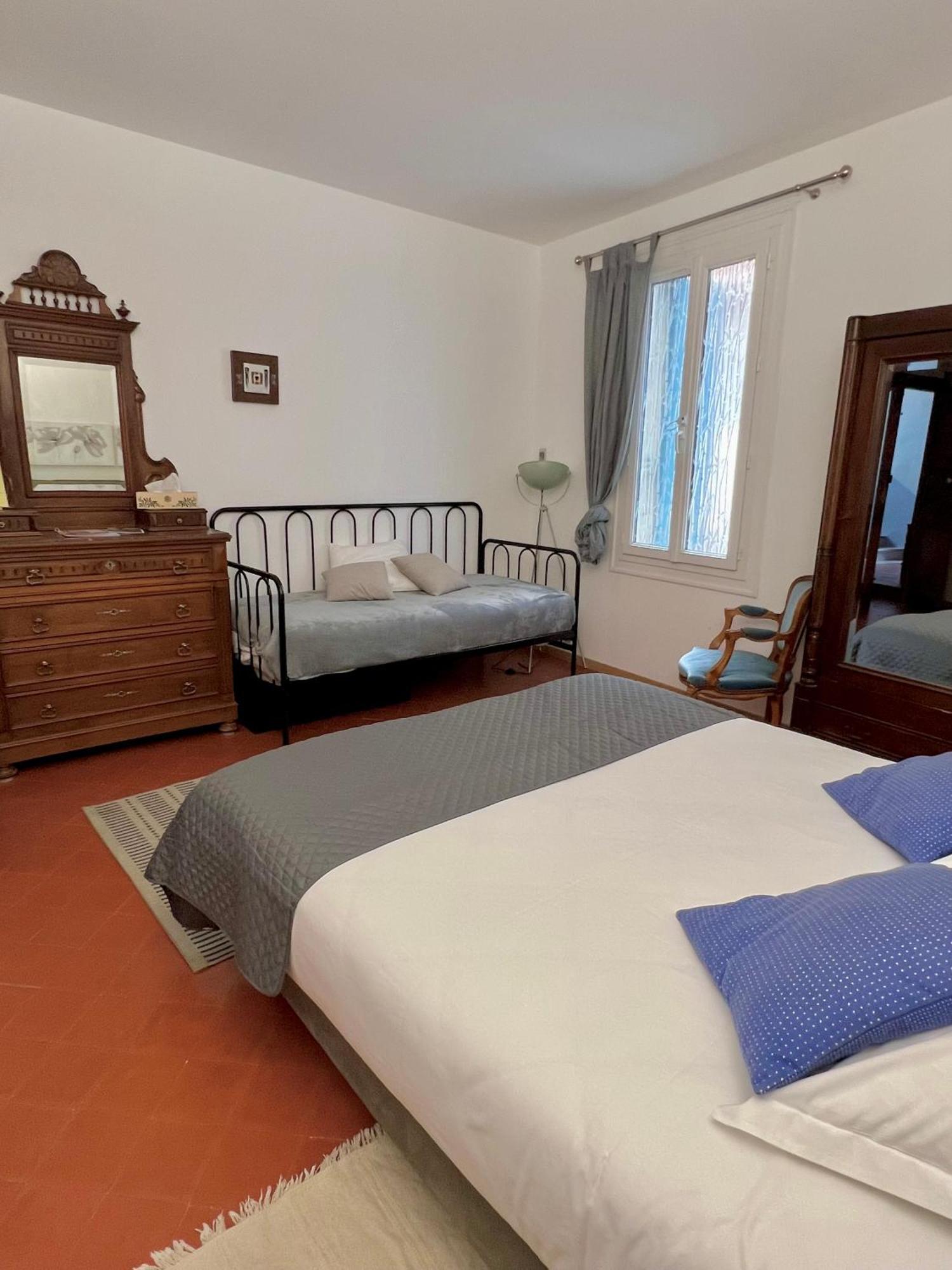 Entre Midi - Maison D'Hotes - B&B กาเปสตอง ภายนอก รูปภาพ