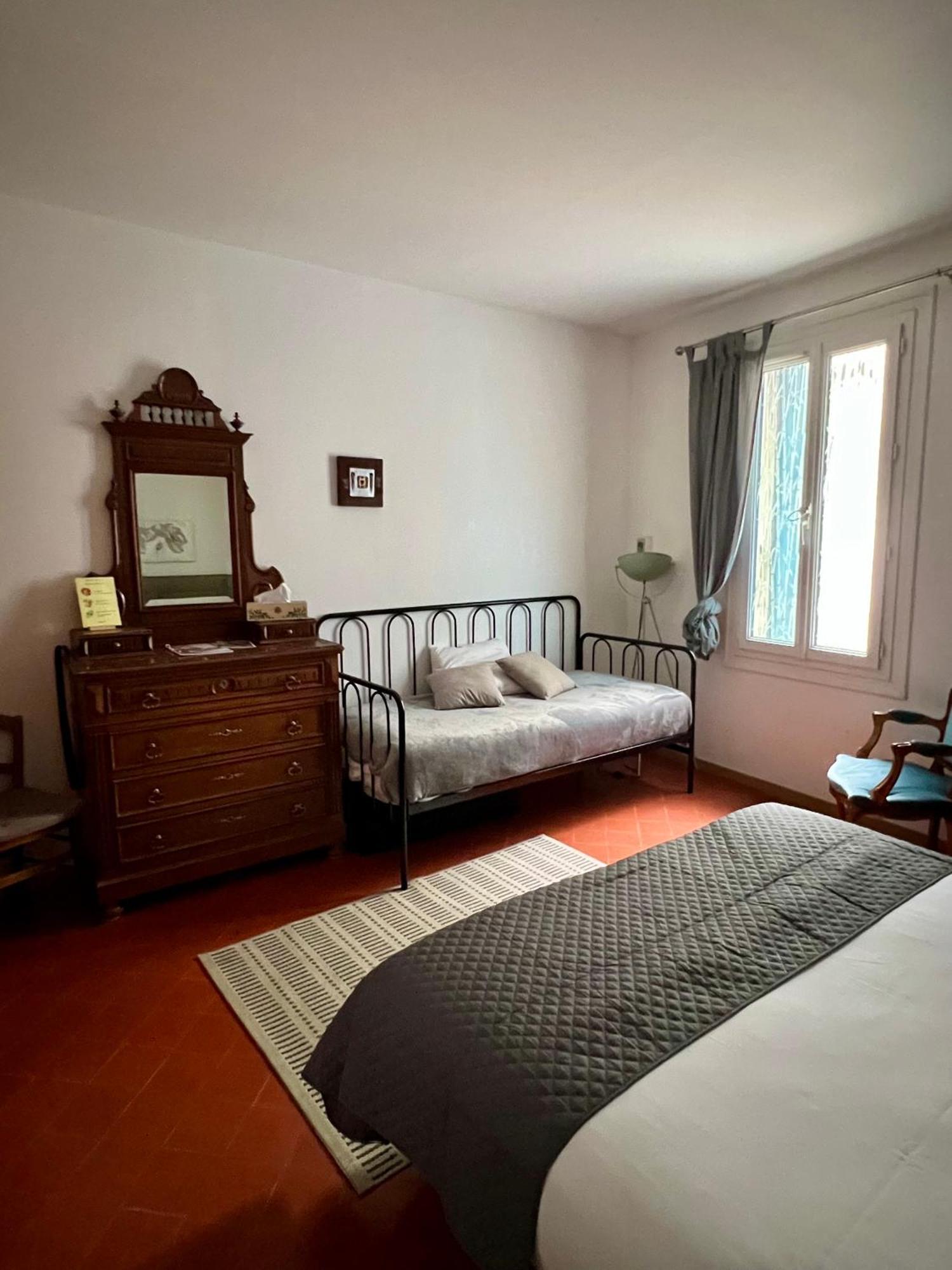 Entre Midi - Maison D'Hotes - B&B กาเปสตอง ภายนอก รูปภาพ