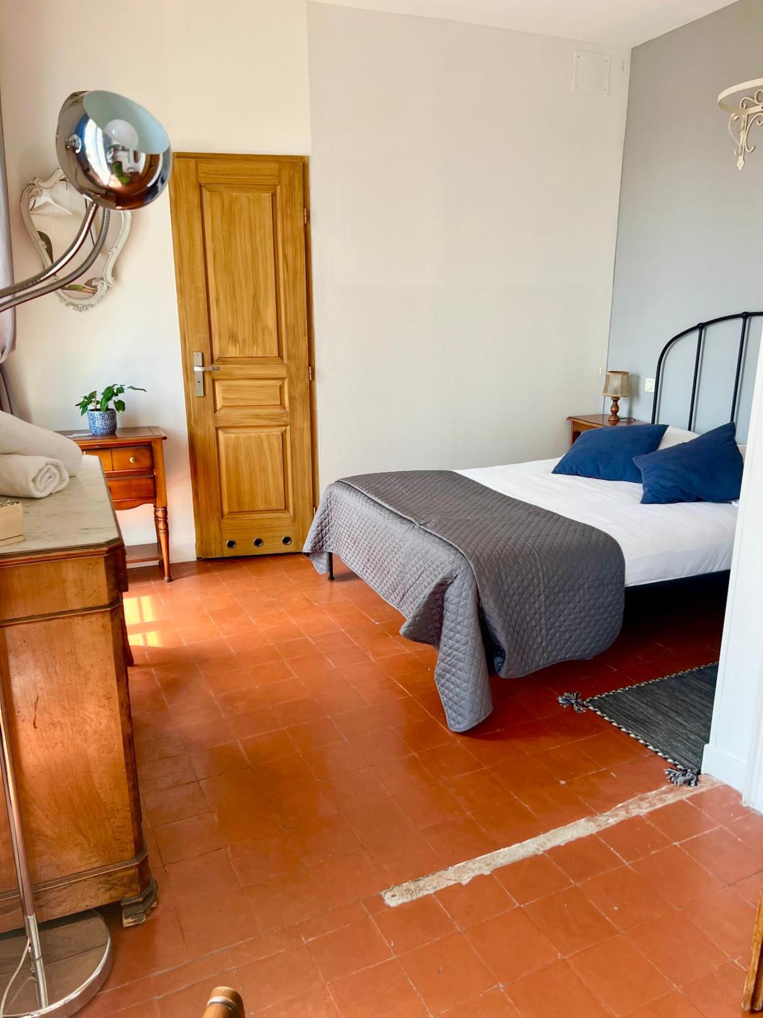 Entre Midi - Maison D'Hotes - B&B กาเปสตอง ภายนอก รูปภาพ